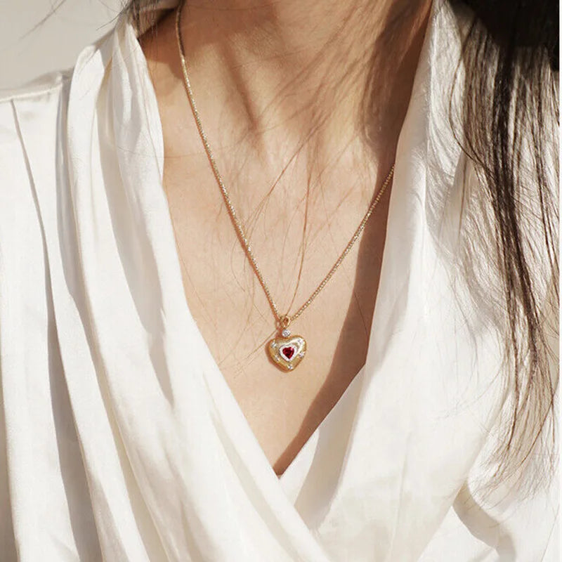Luxury Fashion Red Zircon Heart Shaped Pendant Necklace for Women 2023 New Exquisite Jewelry Necklace Accessories Wholesale Gift